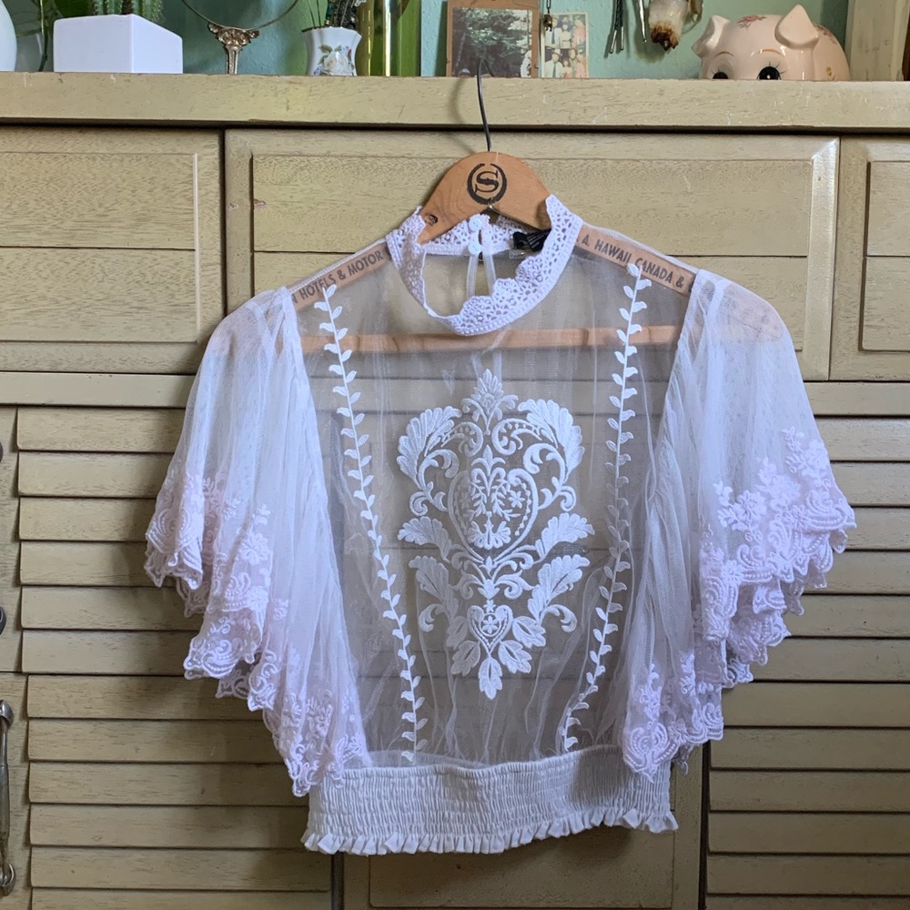 WHITE SHEER TOP